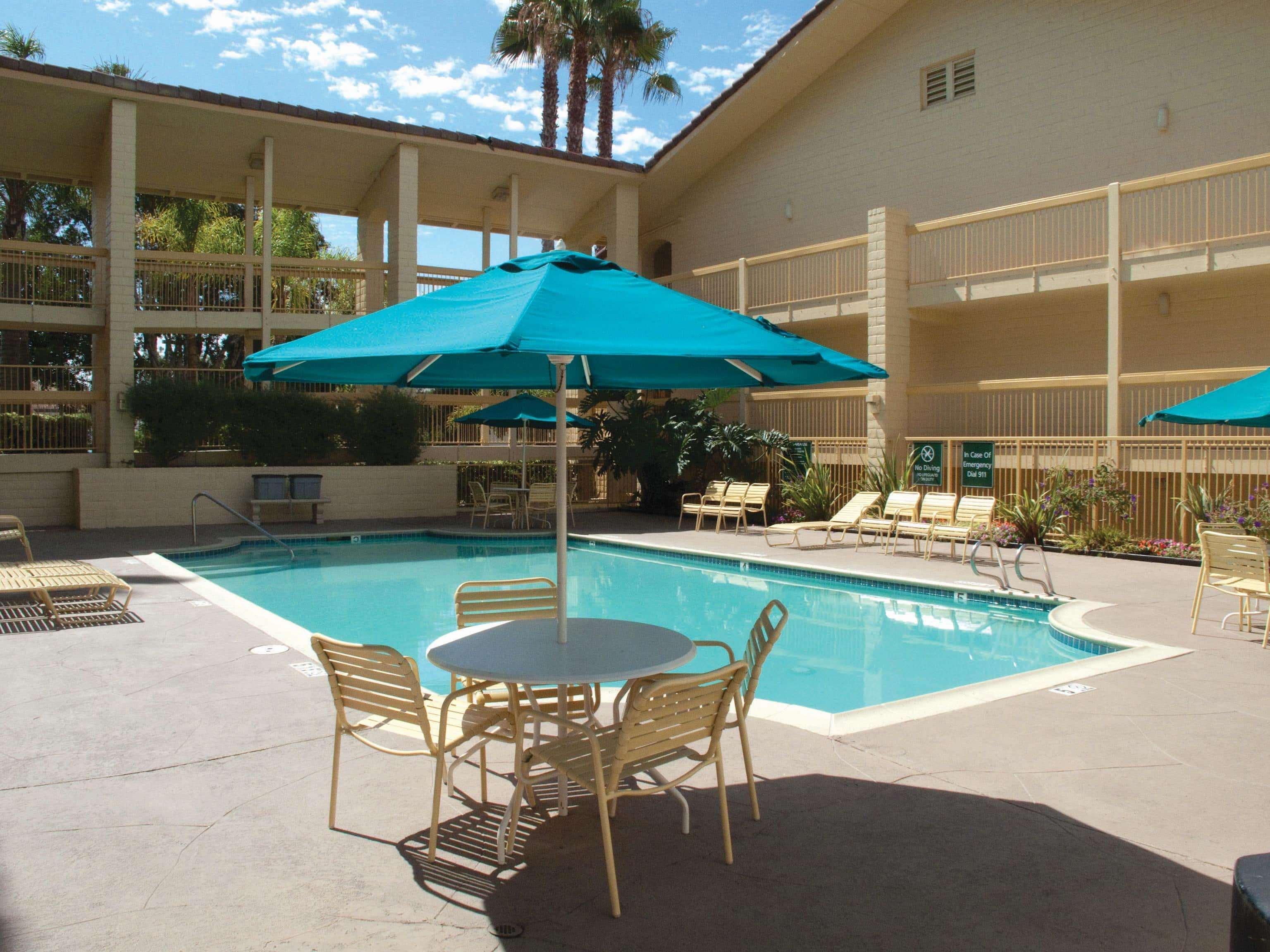 Days Inn By Wyndham San Diego Vista Esterno foto