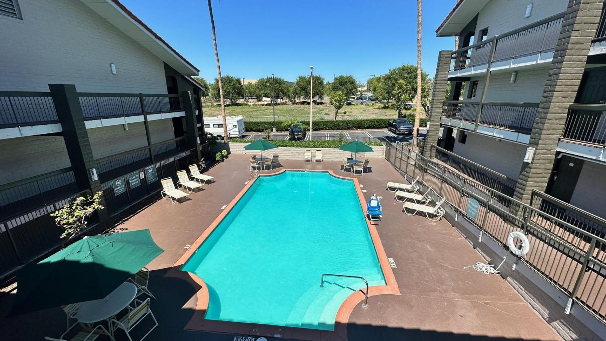 Days Inn By Wyndham San Diego Vista Esterno foto