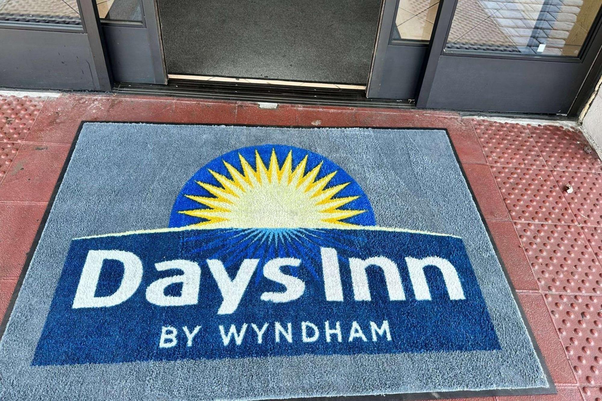 Days Inn By Wyndham San Diego Vista Esterno foto